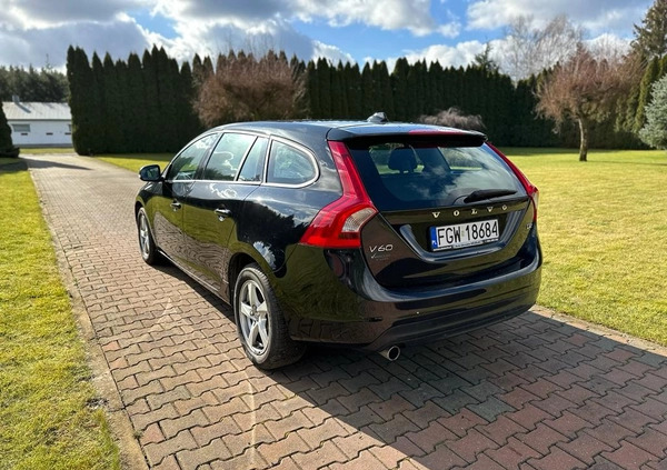 Volvo V60 cena 48900 przebieg: 180000, rok produkcji 2016 z Koronowo małe 106